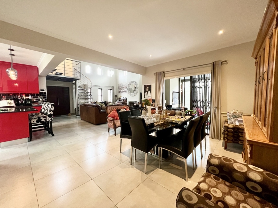 5 Bedroom Property for Sale in Parklands North Western Cape